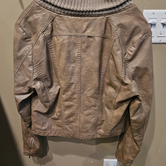 Ashley By 26 International Jacket - Picture 8 of 9